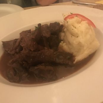 Le Fin de Siècle - Carbonnade a la Chimay is Belgian dish of beef stew with a dark Belgian beer based sauce - Brasseries Near Me - Brussel, BRU