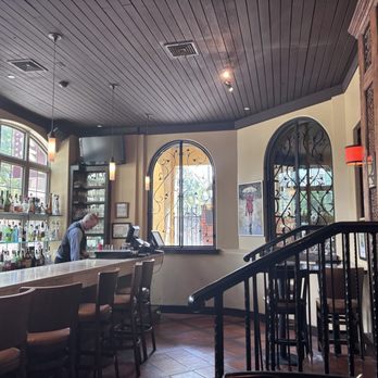 Giovanni Ristorante - The bar area - Italian Near Me - Nashville, Tennessee