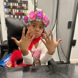 Polished Lifestyle Nail Salon On Wheels - Manicure