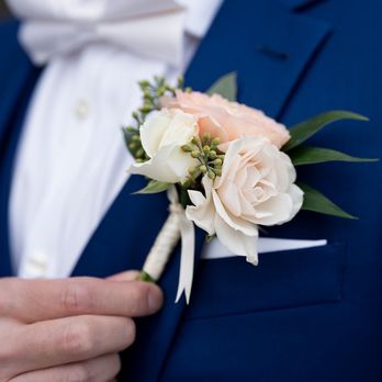 Jelo Flowers & Decor - Photo Booth Rentals Near Me - Brooklyn, New York