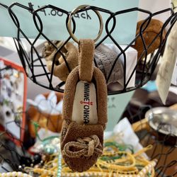 Native Views - Lots of Unique, Retro, Native American & Local Merch & Foods, Clothing & Souvenirs @ The Native Views Gift Shop in Shelburne Falls MA.