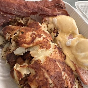 Cafe M - Classic Eggs Benedict w/ side Bacon - Breakfast & Brunch Near Me - Berkeley, California Cafe M - Classic Eggs Benedict w/ side Bacon - Breakfast & Brunch Near Me - Berkeley, California