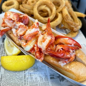 Supreme Seafood Restaurant - Lobster Roll - Seafood Near Me - North Branford, Connecticut Supreme Seafood Restaurant - Lobster Roll - Seafood Near Me - North Branford, Connecticut