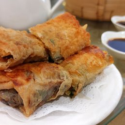 Fried Bean Curd with Shrimp & Chives 鲜虾韭菜腐皮卷