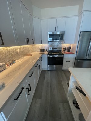 Kitchen Remodels - Make the heart of your home shine. Our kitchen remodels are designed for both style and function—ideal for cooking, entertaining, and daily living. From custom cabinetry to energy-efficient appliances, Mesi Construction brings your kitchen vision to life with precision and professionalism.