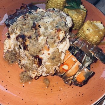 Fred's - Caribbean lobster tail, garlic mojo style - Mexican Near Me - Cancún, ROO