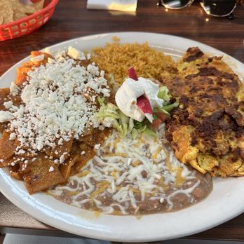Don Chuy Mexican Restaurant - Chilaquiles con huevo y chorizo - Mexican Near Me - Bellflower, California Don Chuy Mexican Restaurant - Chilaquiles con huevo y chorizo - Mexican Near Me - Bellflower, California