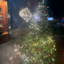 The Bar - 12/13/2022 Pretty Tree!