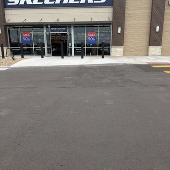 1. SKECHERS Wanamaker Hills