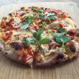 Butter chicken pizza Butter chicken pizza