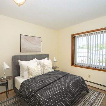 Creekwood Estates - Apartments Near Me - Hopkins, Minnesota Creekwood Estates - Apartments Near Me - Hopkins, Minnesota