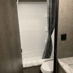 Ladi's RV Rental