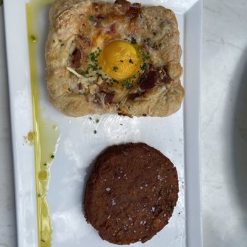 Vintage - Madame Croque Galette and smash browns - Breakfast & Brunch Near Me - Vail, Colorado Vintage - Madame Croque Galette and smash browns - Breakfast & Brunch Near Me - Vail, Colorado