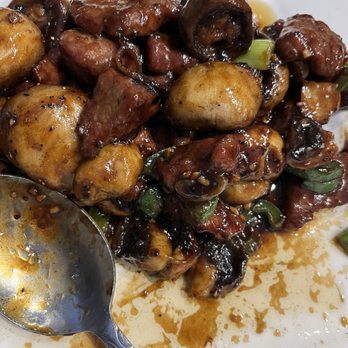 Dynasty - Filet mignon with mushrooms and black pepper sauce. - Seafood Near Me - Orange, California