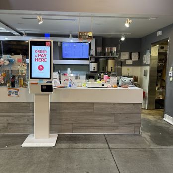 Chakaa Tea Cafe - Inside - Bubble Tea Near Me - Thousand Oaks, California