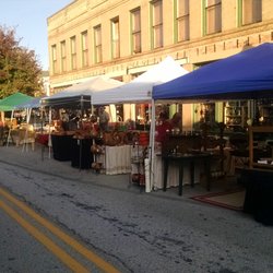 Toccoa Harvest Festival - The early birds setting up for the 10 am event at 8:30 am.