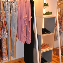 Les Soeurs Shop - Kleidung, Schuhe, Taschen und vieles mehr...