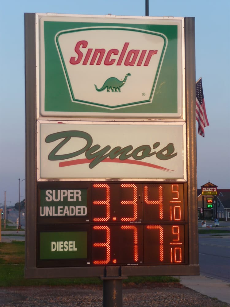 Dyno's Convenience Store 30 Logo