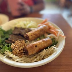 Hoa Sen - Beef vermicelli