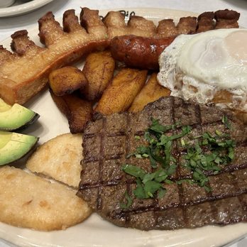 Pio Pio Vineland - Bandeja Paiso - Empanadas Near Me - Orlando, Florida Pio Pio Vineland - Bandeja Paiso - Empanadas Near Me - Orlando, Florida