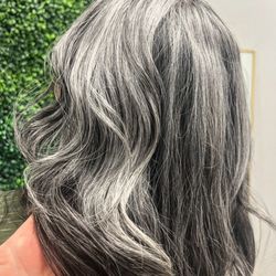 AZ Hair Doctor - Natural grey shining beautifully