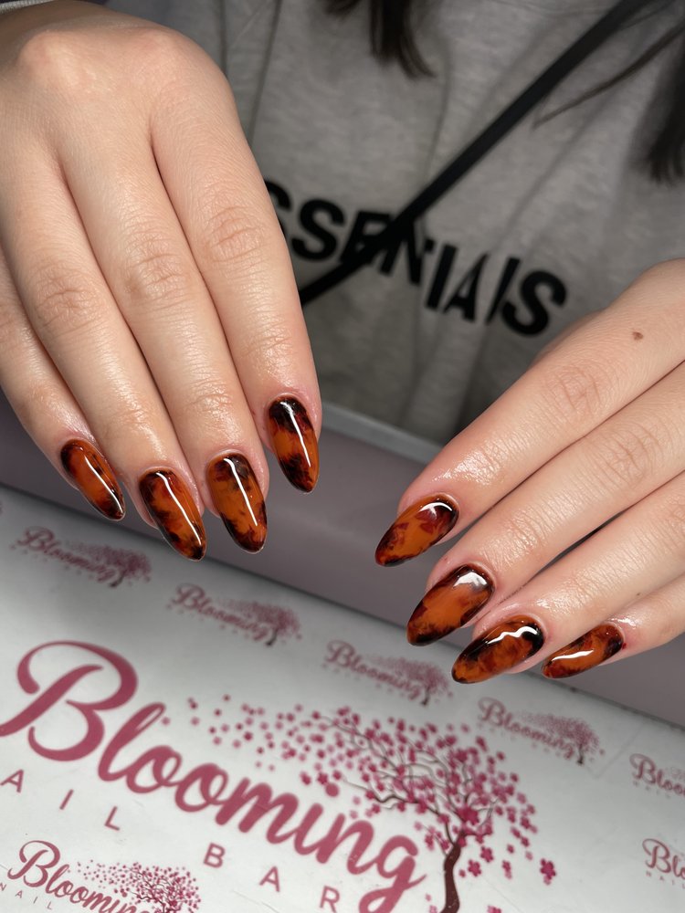 Blooming Nail Bar