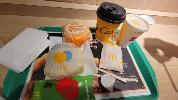 マクドナルド 新梅田店 - Updated August 2025 - 15 Photos - 北