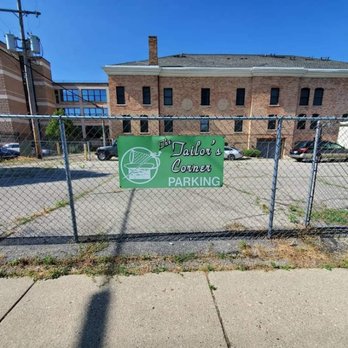 The Tailor's Corner - Parking lot - Sewing & Alterations Near Me - Jackson, Michigan