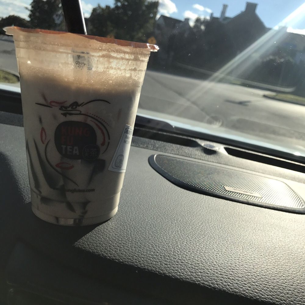 Concomitant milk tea with herbal jelly Concomitant milk tea with herbal jelly