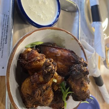 Avenue American Bistro - Wings - Sports Bars Near Me - Wayne, Michigan