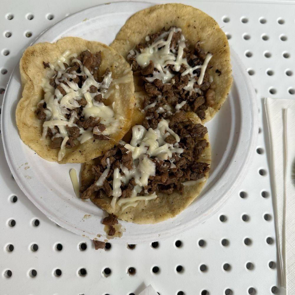 La Guera 33 - Plain taco w cheese - Food Trucks Near Me - Modesto, California