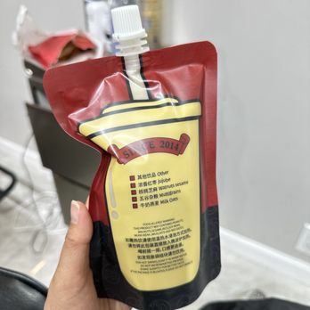 Followsoshi 福禄寿喜 - a person holding a bag of hair dye - Chinese Near Me - Flushing, New York Followsoshi 福禄寿喜 - a person holding a bag of hair dye - Chinese Near Me - Flushing, New York