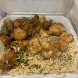 Flaming Cajun Grill - Black pepper chicken and shrimp