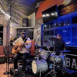 Beach Cities Rock Club - Jamming at the ROCK CLUB, w/ Dr. Ira of Earth Wind and Fire!