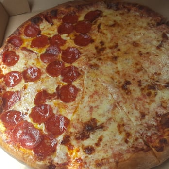 Jonuzi's Pizza - Large extra cheese with half pepperoni - Pizza Near Me - Denton, Texas
