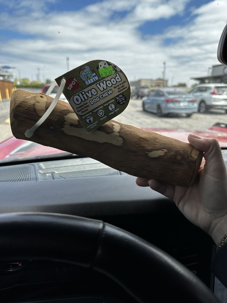 Riley's Natural Pet Supply Image