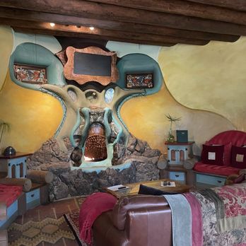 Earthship Biotecture - Phoenix living room (private tour) - General Contractors Near Me - Tres Piedras, New Mexico