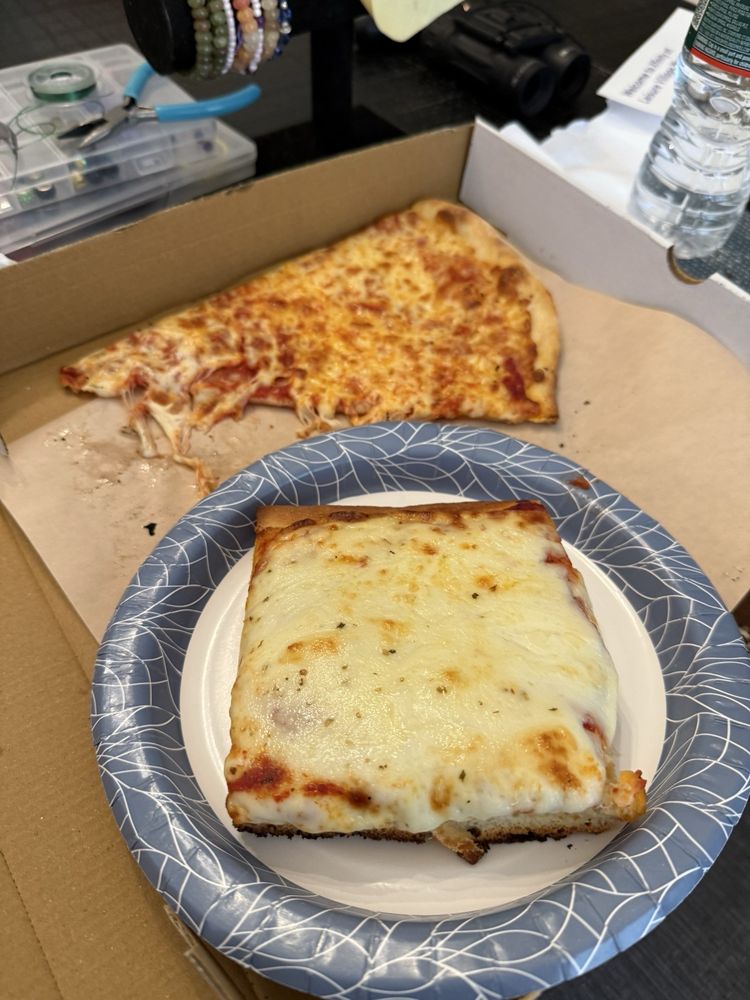 Charlie's Pizza Image