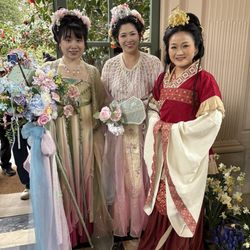 Yelp Elite Experience: Spring Bloom at Filoli - Pretty hanfu ladies!