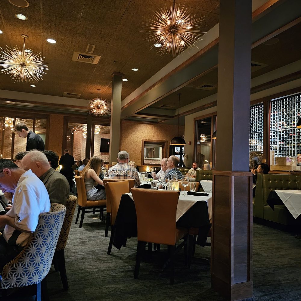 Sullivan's Steakhouse - Dining room - Steakhouses Near Me - Naperville, Illinois Sullivan's Steakhouse - Dining room - Steakhouses Near Me - Naperville, Illinois