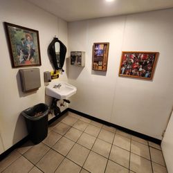 Cricket Country Kitchen - Clean bathrooms