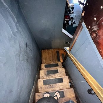 The Salt House - Steep staircase coming down from library lounge - Gastropubs Near Me - New Hope, Pennsylvania
