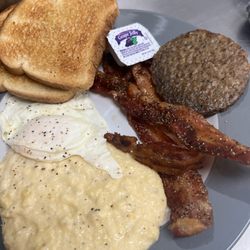 601 On Main Southern Cooking - The Hangry