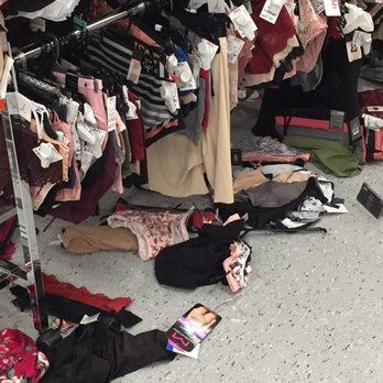 dd's DISCOUNTS - They've only been open a few days and it's a mess. - Discount Store Near Me - Fresno, California