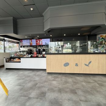 The Coffee Bean & Tea Leaf - Spacious, clean and bright - Coffee & Tea Near Me - Lake, California The Coffee Bean & Tea Leaf - Spacious, clean and bright - Coffee & Tea Near Me - Lake, California
