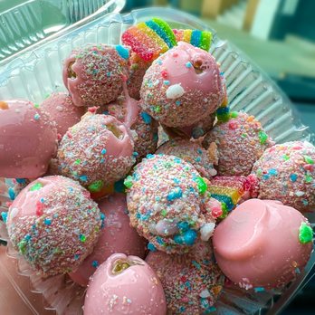 SF Dipped - Airheads candied grapes | IG: Smackinfood - Desserts Near Me SF Dipped - Airheads candied grapes | IG: Smackinfood - Desserts Near Me