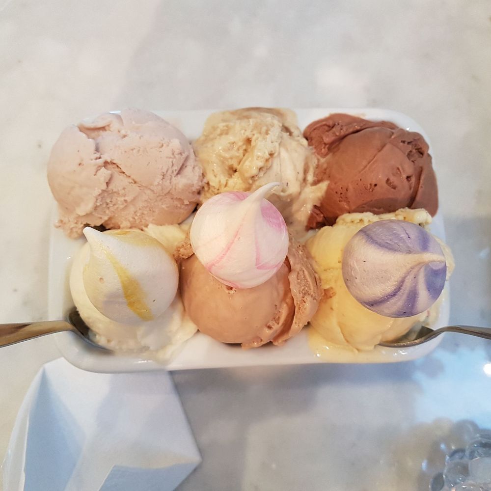 La Glace - Ice cream tasting flight, topped with home made meringues - Ice Cream & Frozen Yogurt Near Me - Vancouver, British Columbia
