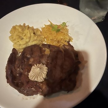 Vernon's Speakeasy - Steakhouses Near Me - Los Ranchos, New Mexico