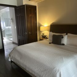 The Remington Suite Hotel & Spa - Amazing bedroom