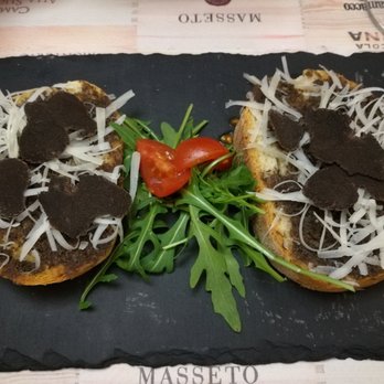 Osteria Barberini - Bruschetta with Black Truffle and pecorino Cheese - Seafood Near Me - Rome, RM Osteria Barberini - Bruschetta with Black Truffle and pecorino Cheese - Seafood Near Me - Rome, RM